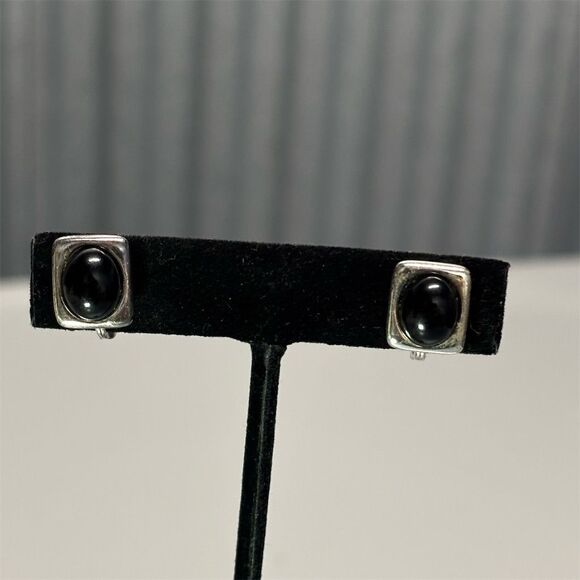 Monet Vintage Silver Tone Clip-On Earrings Black Onyx Cabochons - Picture 9 of 10